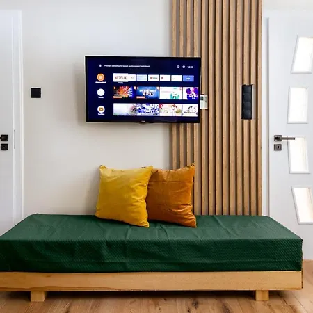 Stylish And Comfortable Downtown