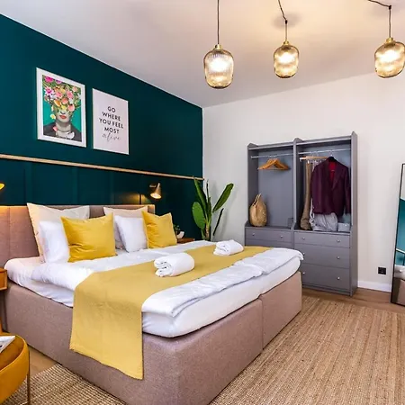 Stylish And Comfortable Downtown
